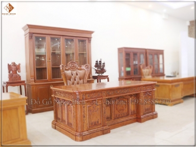 Bí quyết bảo quản và chăm sóc bàn giám đốc gỗ tự nhiên để luôn bền đẹp