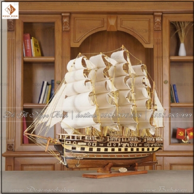 Mô hình thuyền gỗ buồm vải dài 80cm 