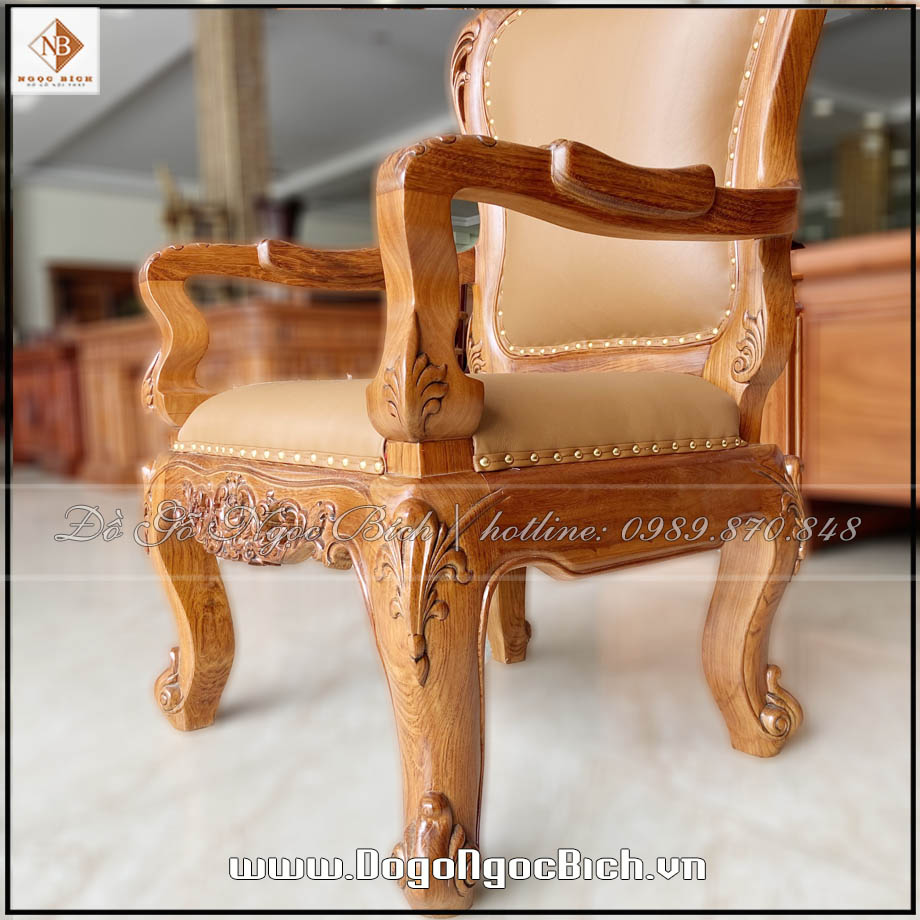 Ghế làm việc mẫu Louis có kết cấu chân tĩnh với 4 chân cố định, đảm bảo sự ổn định và an toàn khi sử dụng