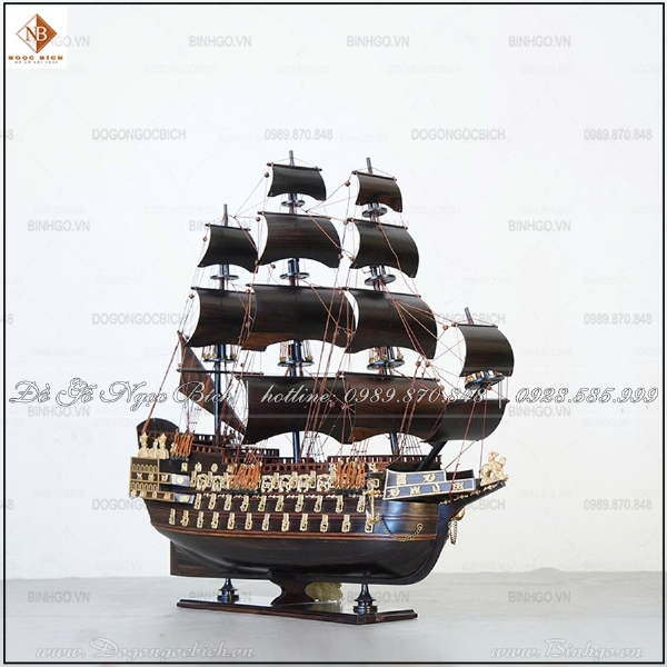 Thuyền mô hình gỗ mun dài 60cm 