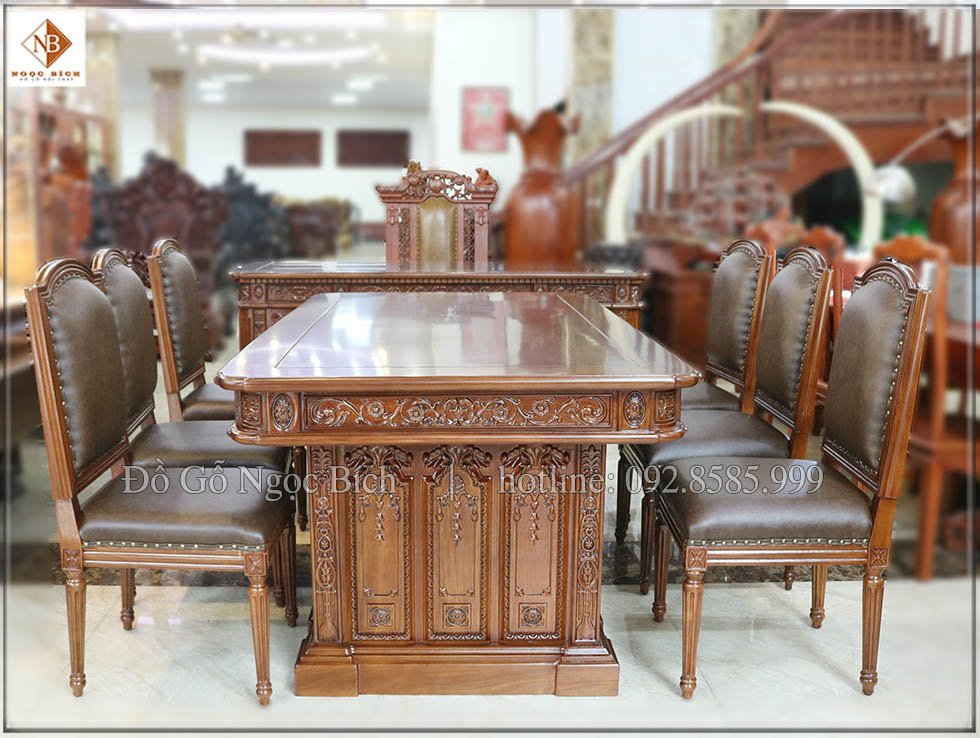 Bộ bàn ghế được thiết kế theo phong cách tân cổ điển .