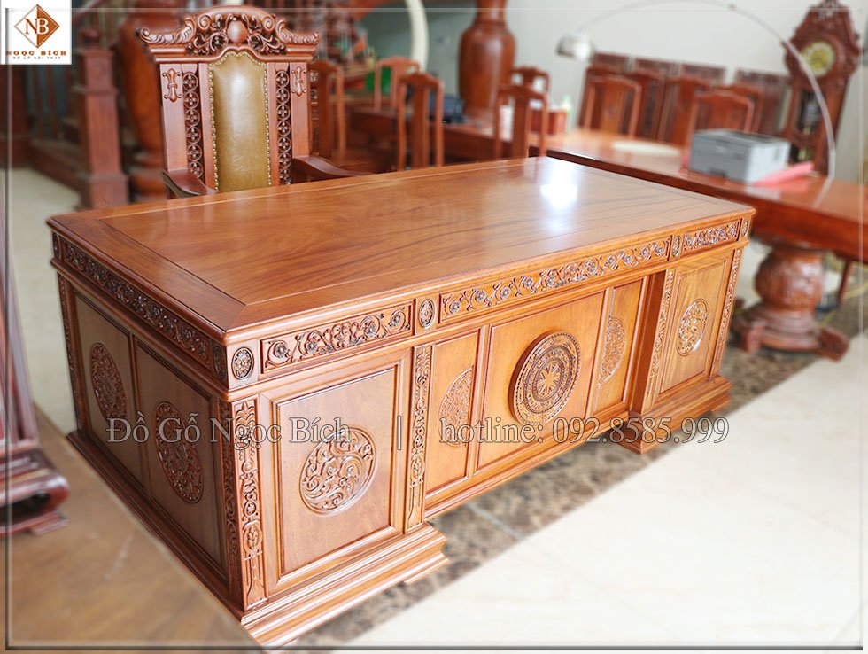 Bộ bàn ghế làm việc là sự kết hơp vô cùng hoàn hảo , lý tưởng
