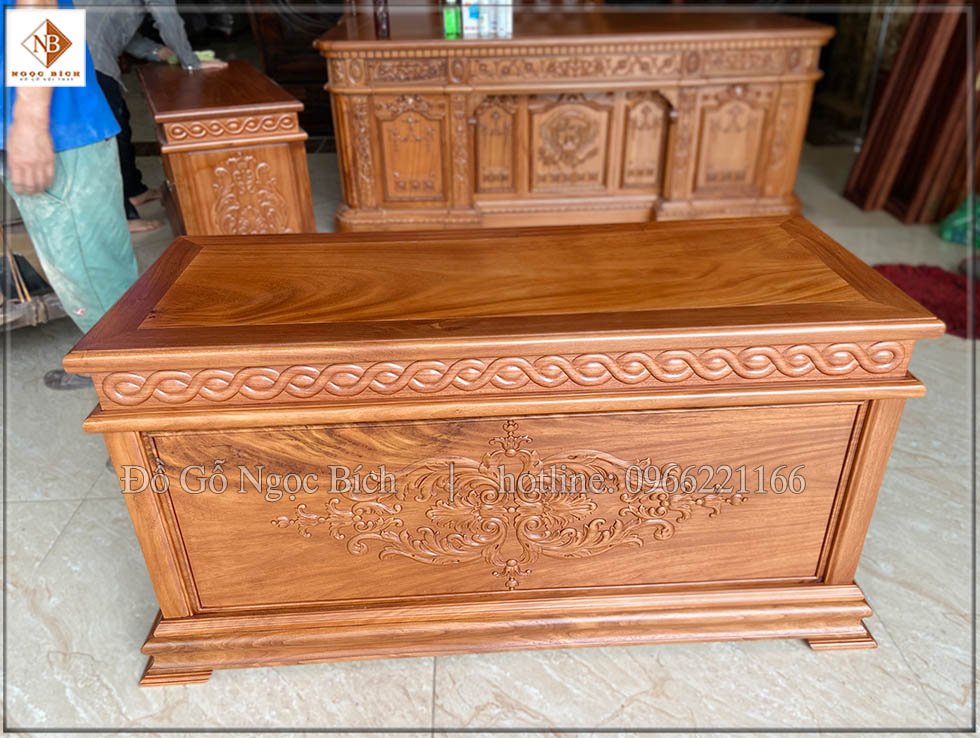 Bàn phụ để cạnh bàn làm việc