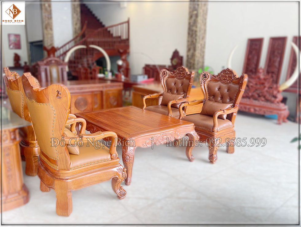 Bộ bàn trà 5 món được làm từ chất liệu gỗ gõ đỏ