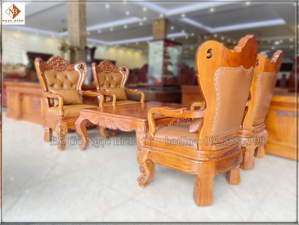 Bộ bàn trà tạo nên không gian tiếp khách sang trọng , đẳng cấp