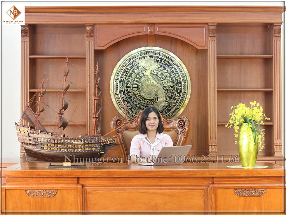 Con thuyền với thiết kế , uy nghi , mạnh mẽ và đầy quyền lực .