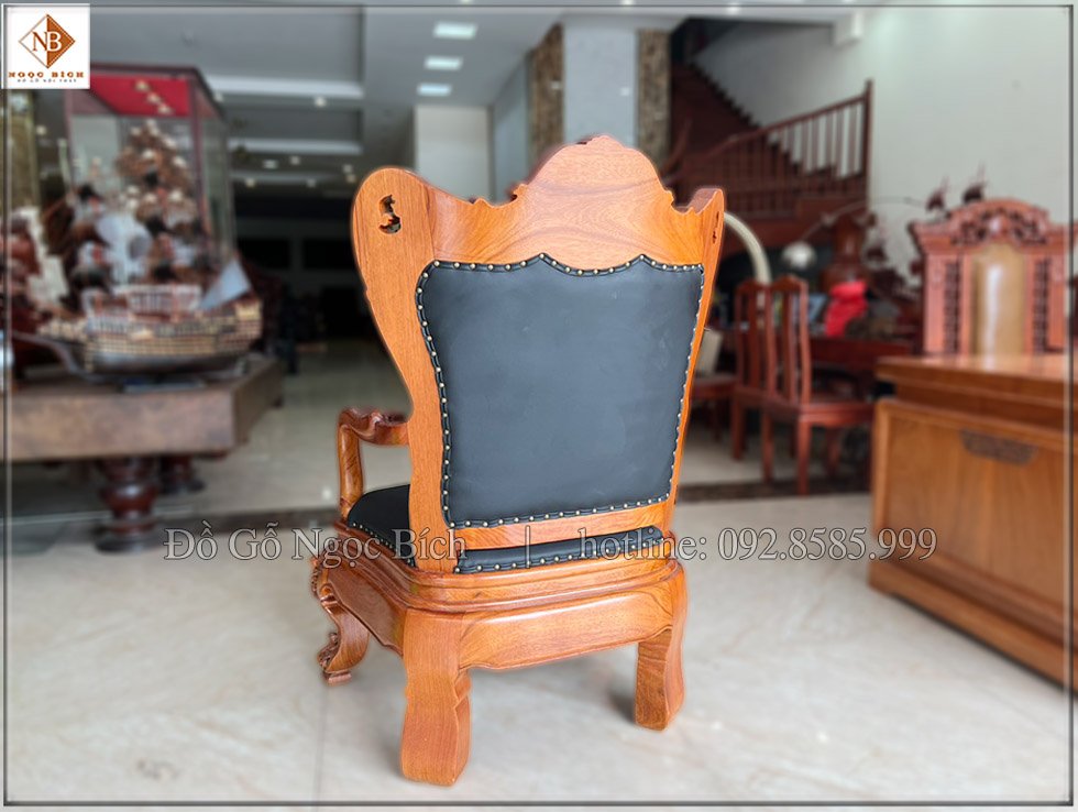 Ghế được hoàn thiện cẩn thận ngay cả mặt trước và mặt sau