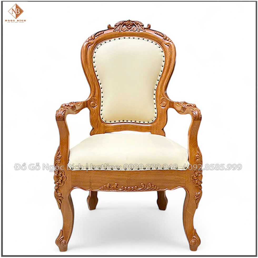 Ghế với thiết kế thoải mái ôm lưng , tựa đầu 