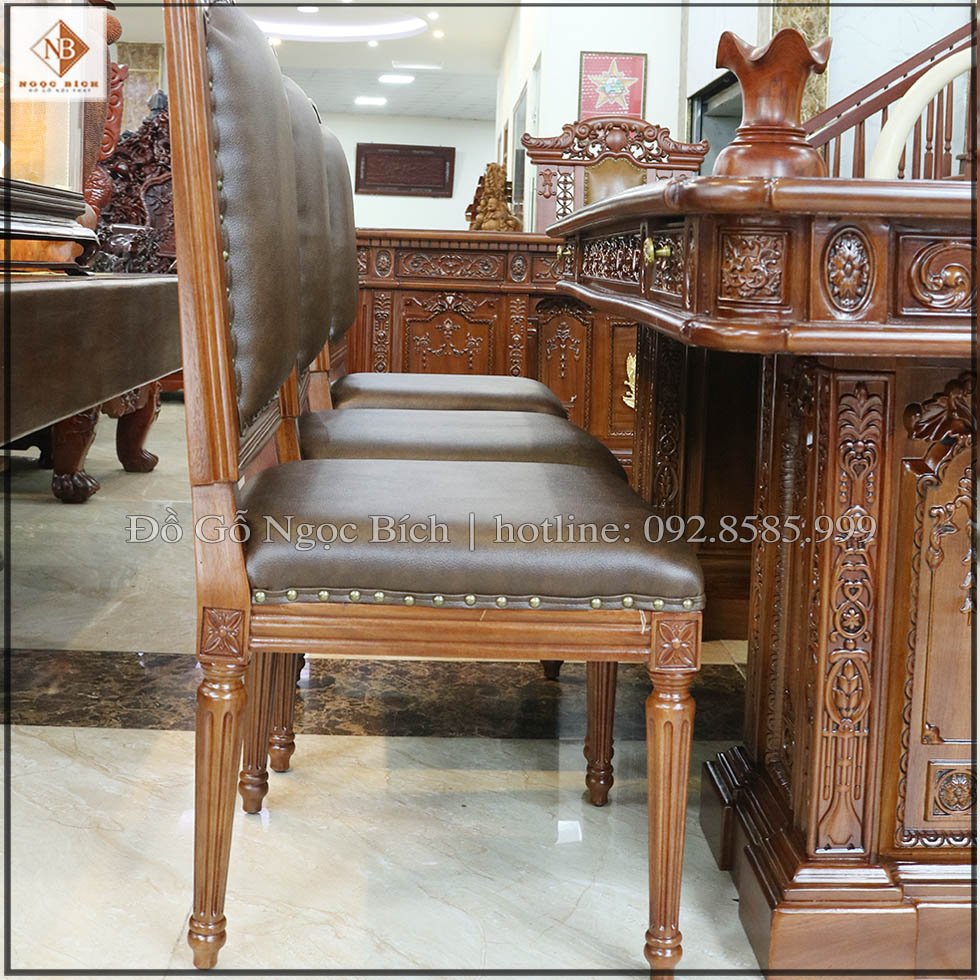 Ghế được làm từ chất liệu gỗ tự nhiên