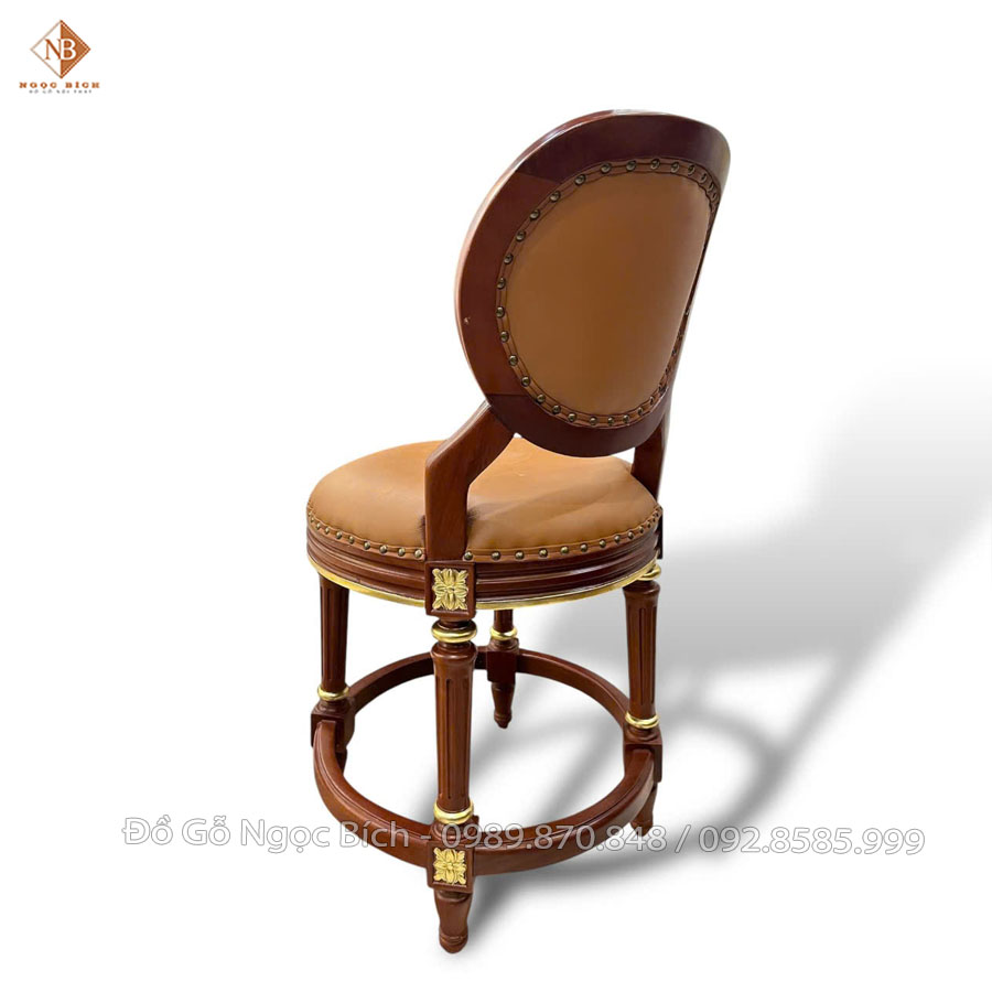 Khung ghế chất liệu gỗ gõ đỏ bền vững , vượt trội theo thời gian 