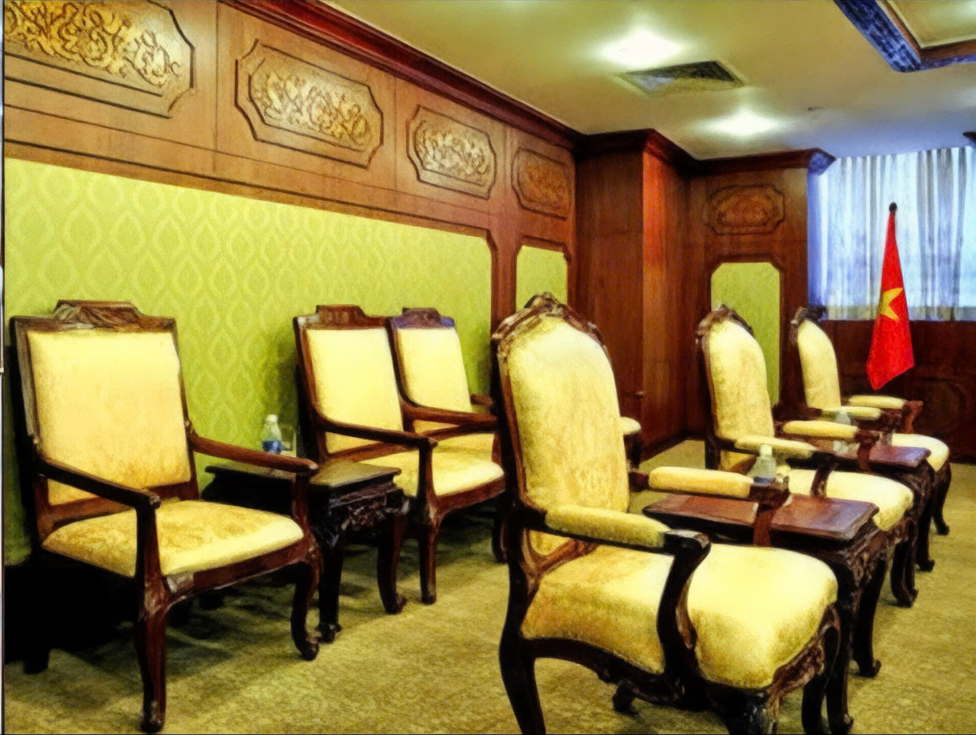 Sử dụng chất liệu gỗ tự nhiên thi công PKT mang lại vẻ đẹp sang trọng và độ bền cao 