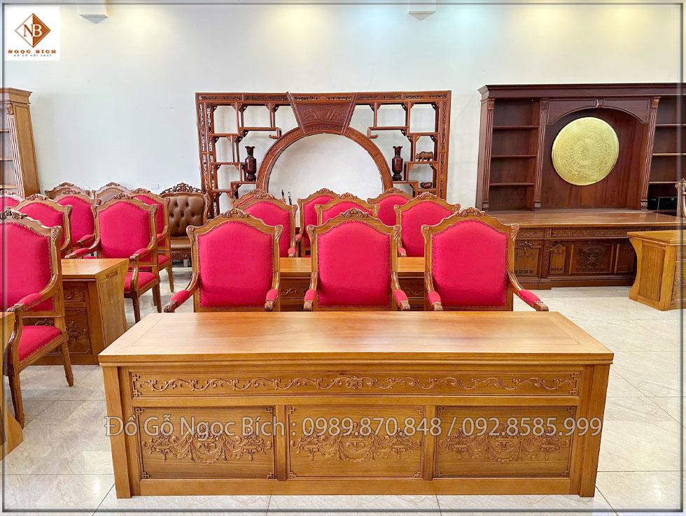 Bàn họp trang nhã , tinh tế