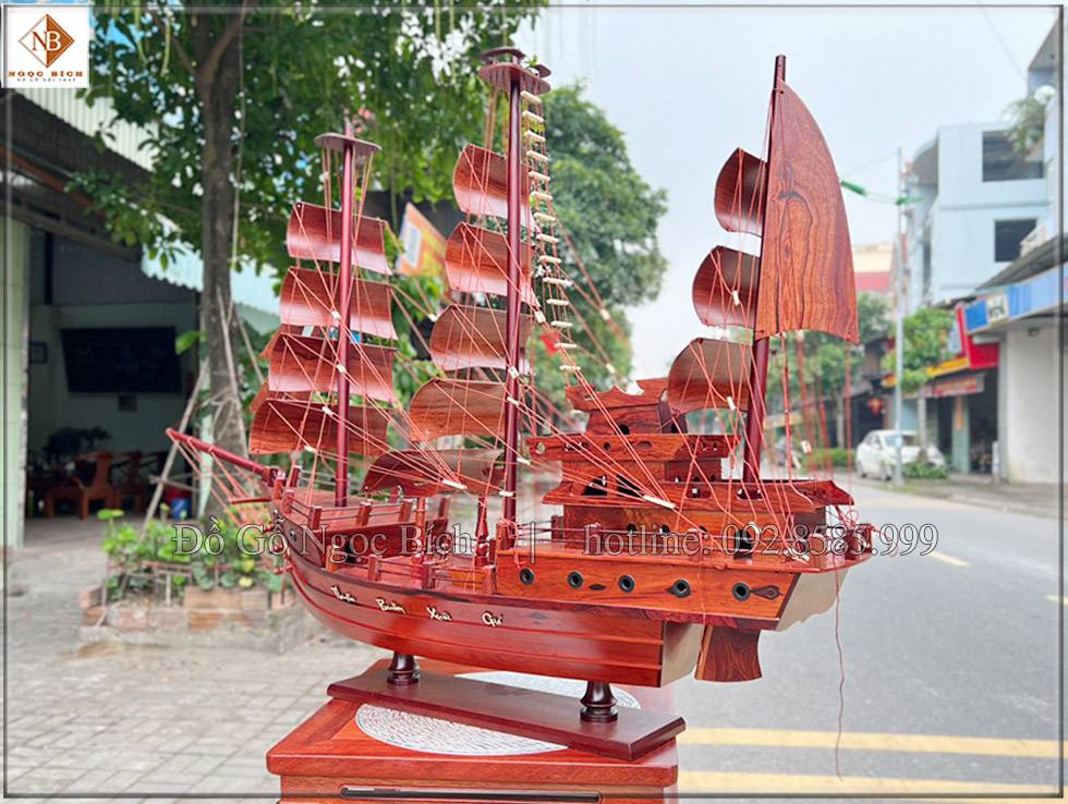 Các họa tiết được làm vô cùng tỉ mỉ , cần thận