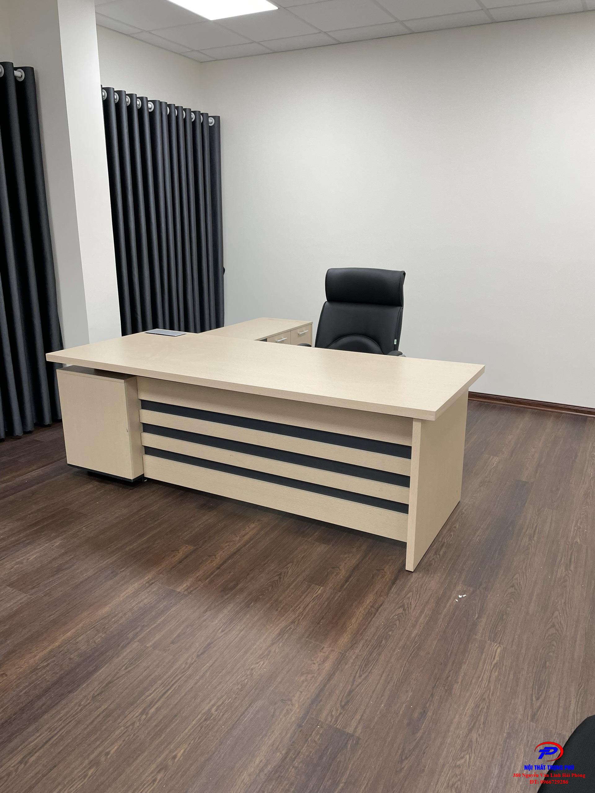 Bàn làm việc gỗ công nghiệp 1 