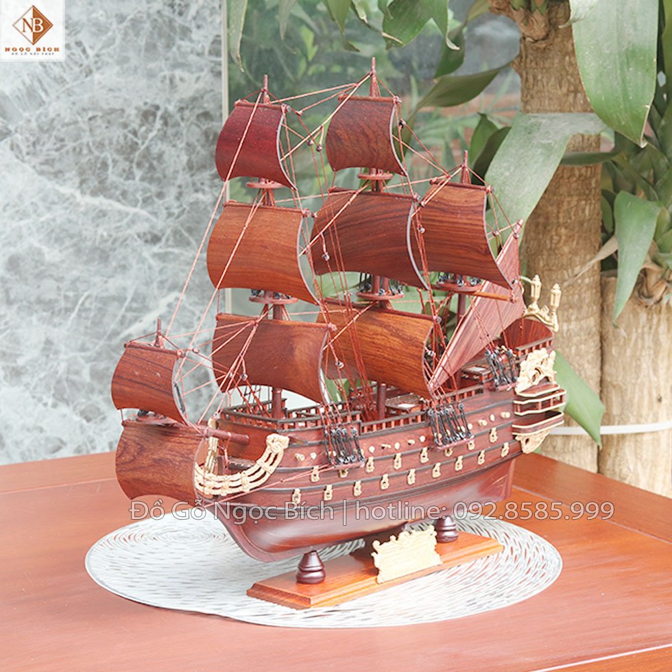 Thuyền buồm cổ của Anh gỗ cẩm dài 40cm