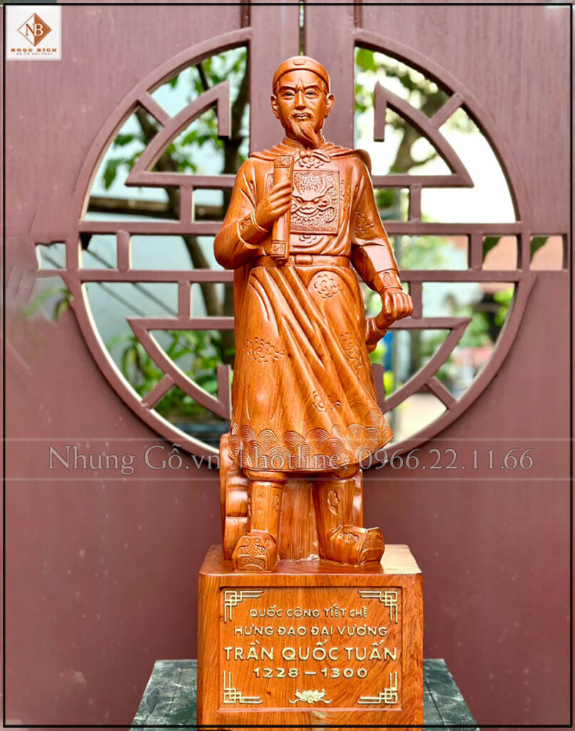 Tượng Hưng Đạo Vương