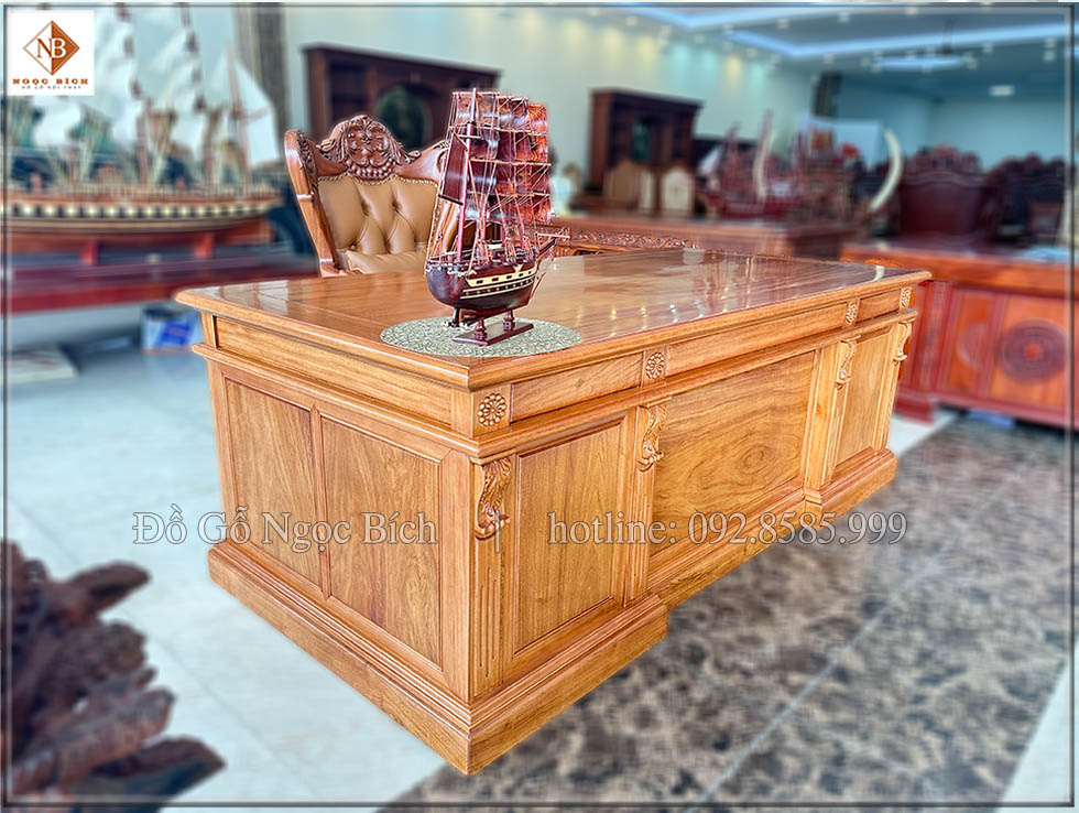 Bàn Giám Đốc mẫu Châu Âu