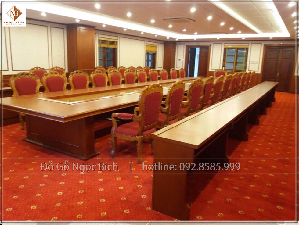 Kích thước và thiết kế phải phù hợp với không gian của phòng